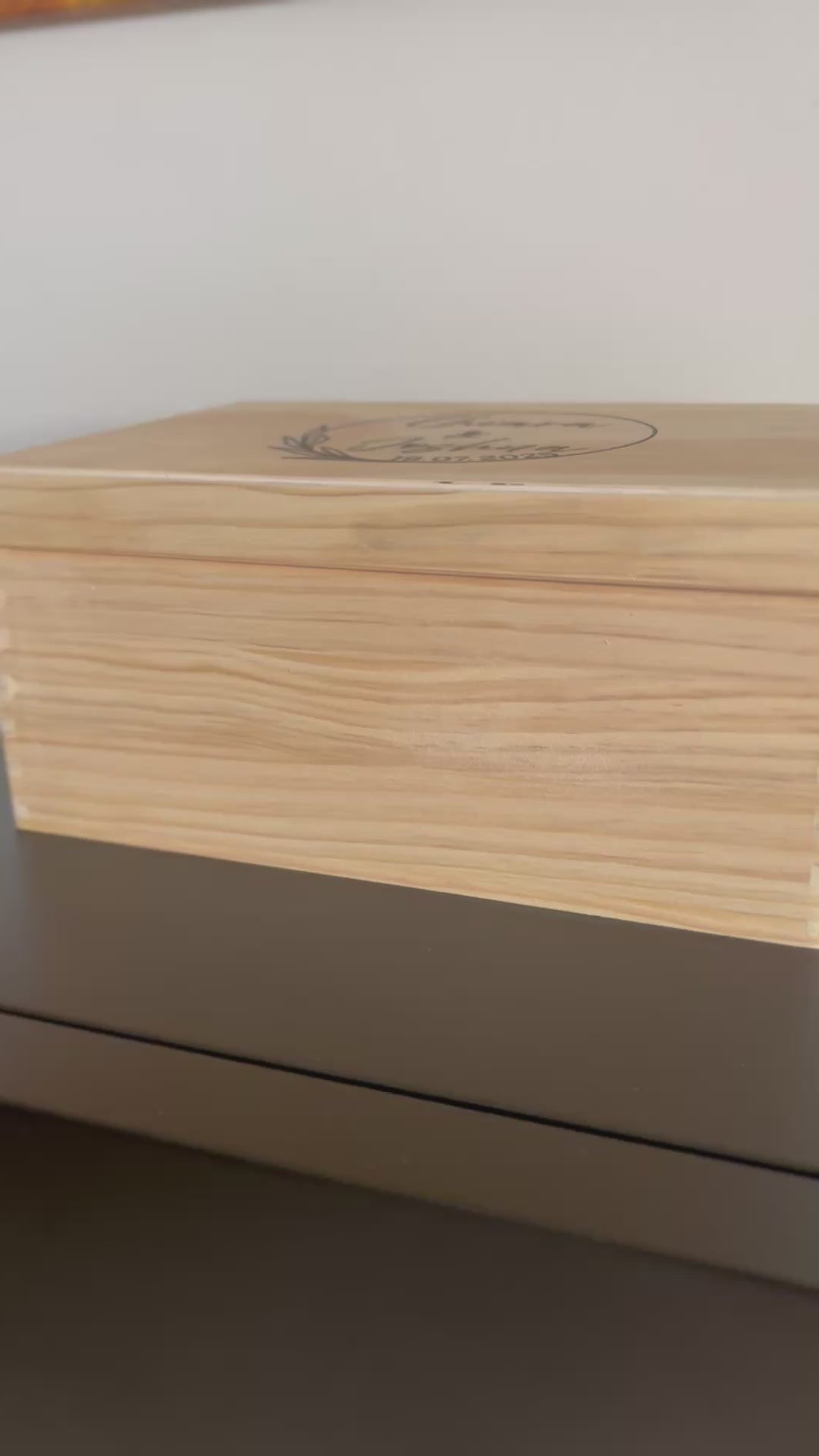 Erinnerungsbox mit Geburtsblume